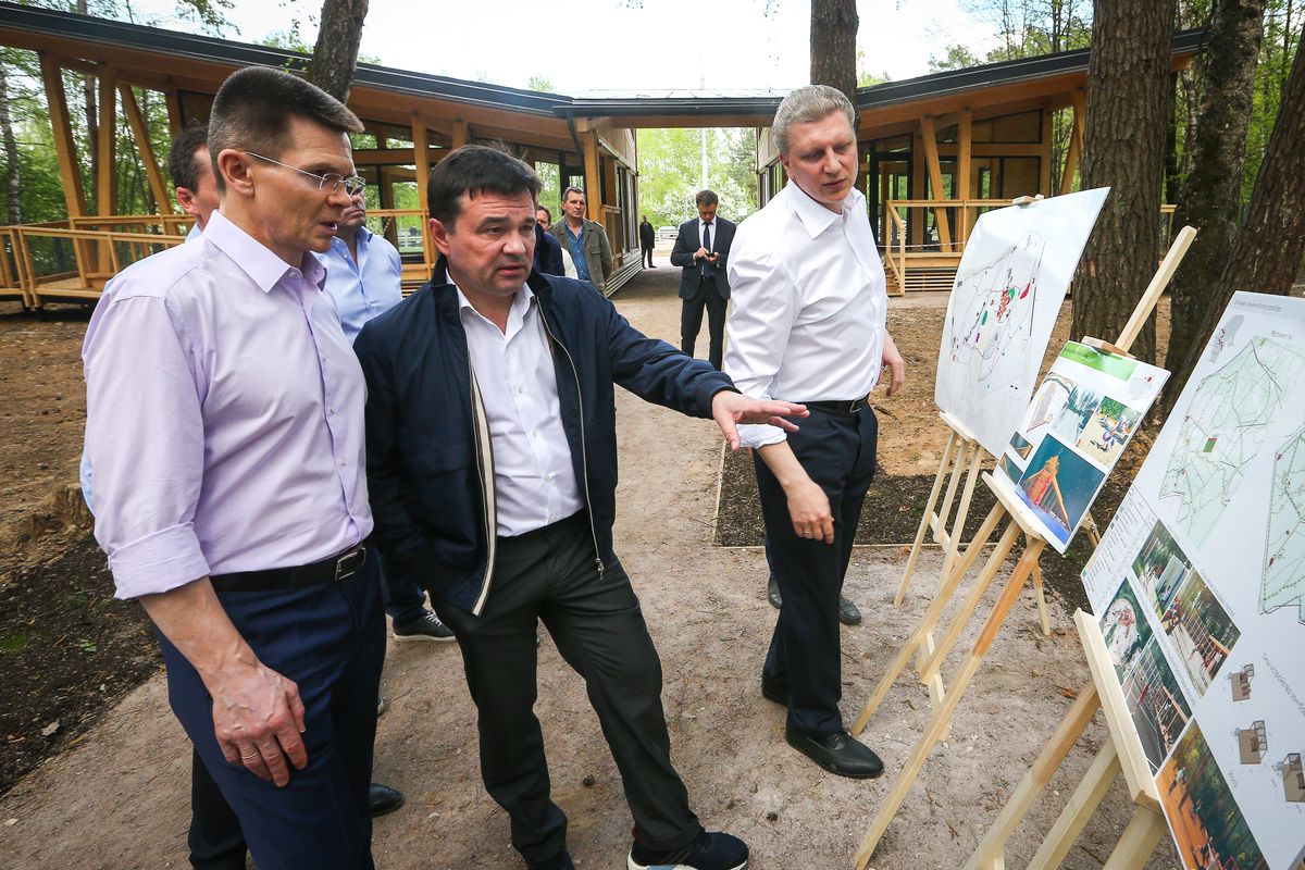 Андрей Воробьев губернатор московской области - Проверка хода строительства детского парка в «Раздорах»